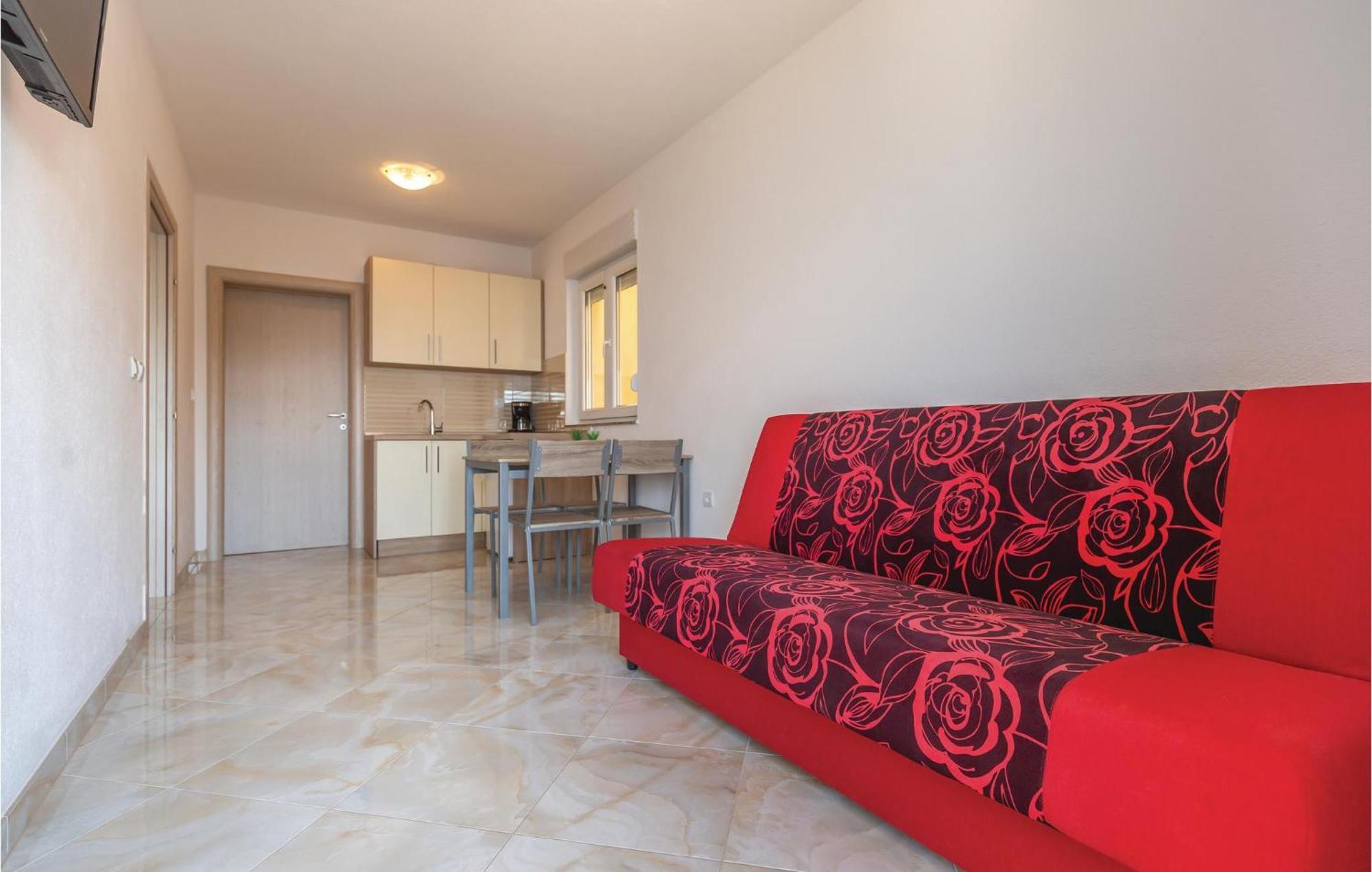 Nice Apartment In Krvavica With House Sea View Екстериор снимка
