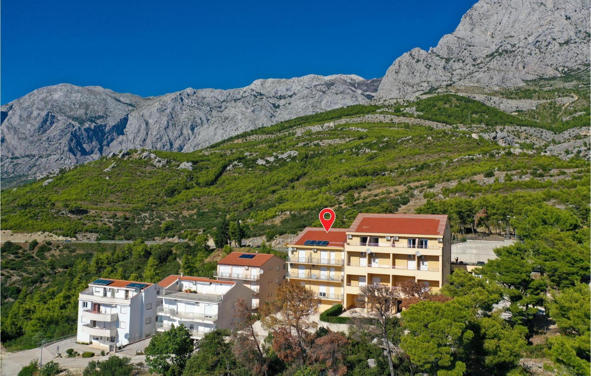Nice Apartment In Krvavica With House Sea View Екстериор снимка