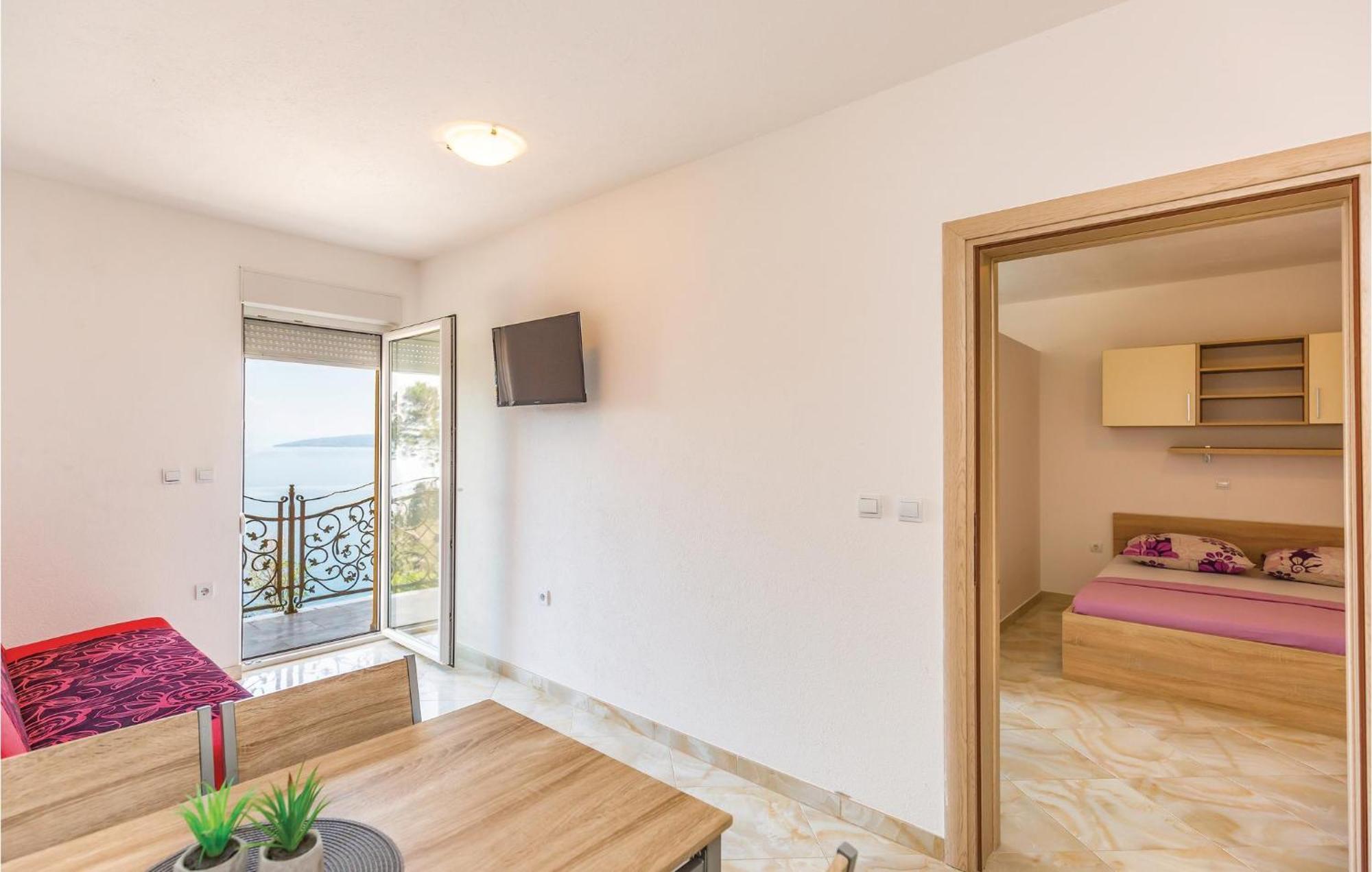 Nice Apartment In Krvavica With House Sea View Екстериор снимка