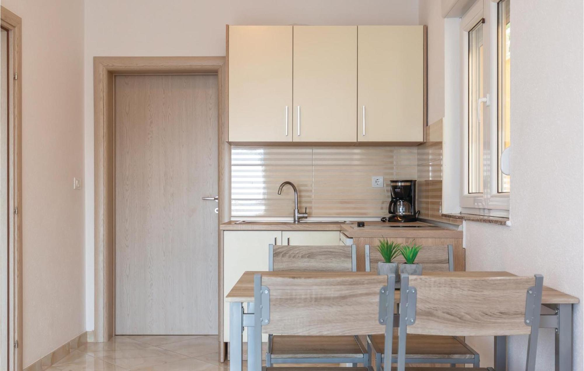 Nice Apartment In Krvavica With House Sea View Екстериор снимка